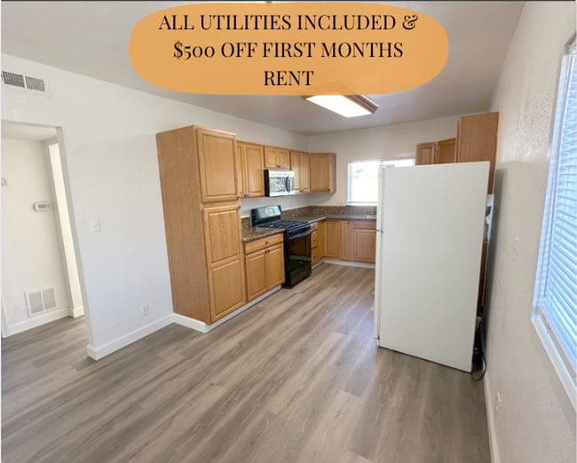 Building Photo - ALL UTILITIES INCLUDED!! $500 OFF FIRST MONTHS RENT!! Sparks 2 bedroom, 2.5 bath - Available Now!! Unit 311 5th Street (Middle )