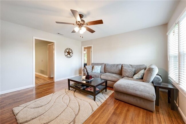 Photo - 7815 Hardy Dr