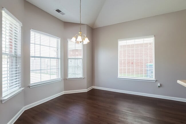 Photo - 8935 Sweet Flag Loop