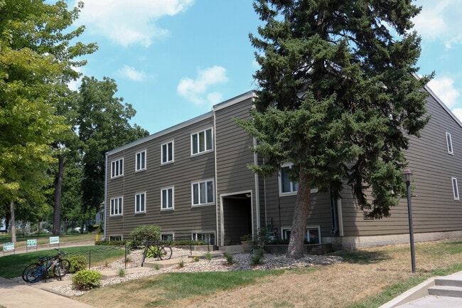 Parkway Apartments