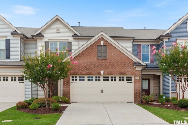 Photo - 224 Lynchwick Ln