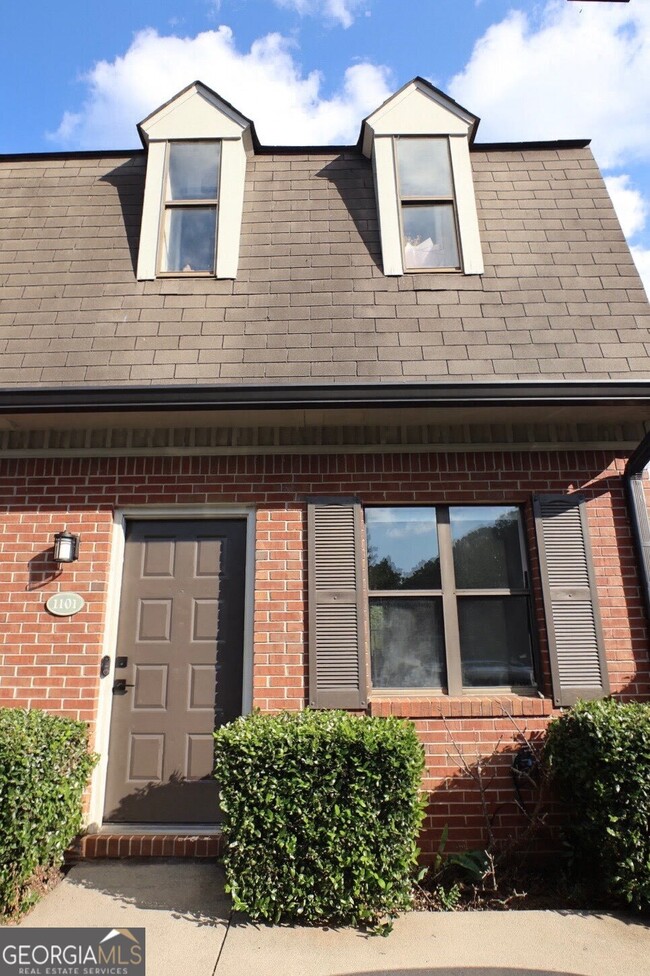 Building Photo - 1101 Magical Way