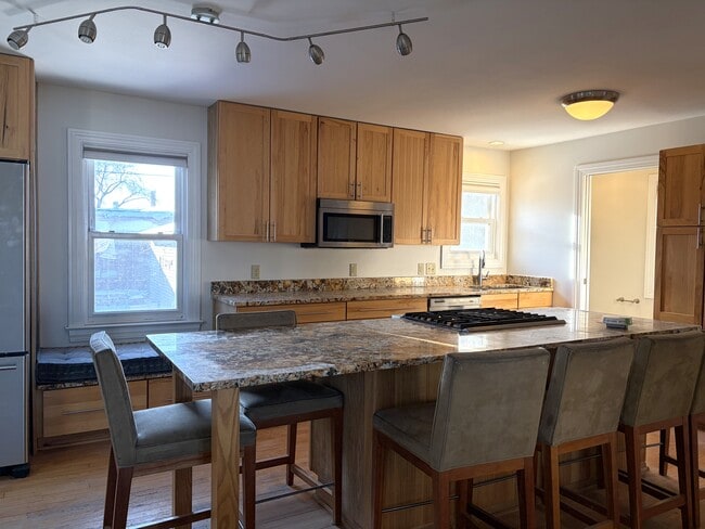 Photo - 934 W Shore Dr