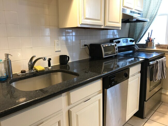 Photo - 137 Peterborough St Unidad 33