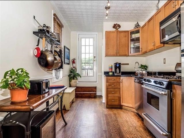 Building Photo - 314 4th St Unit 5