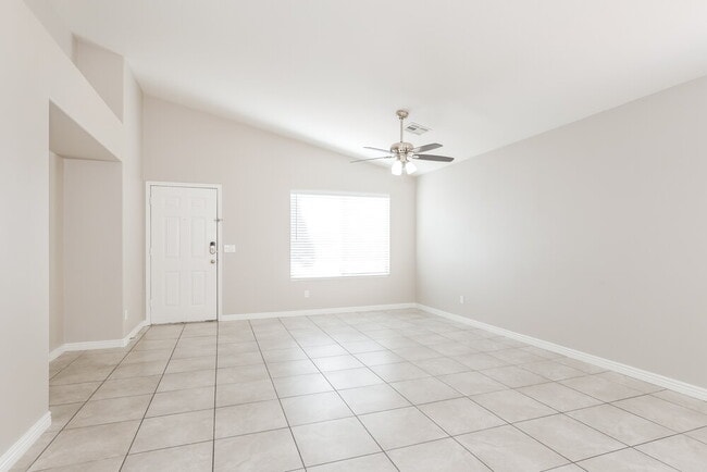 Photo - 15948 W Lundberg St