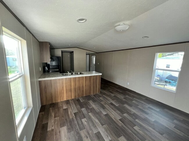 Photo - 48 Tower Manor Dr