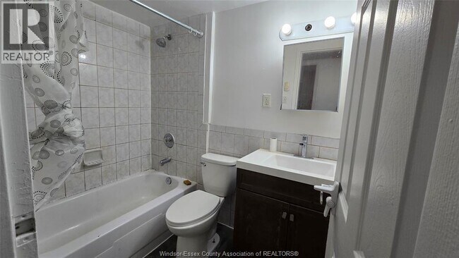 Photo - 3254 Millen St