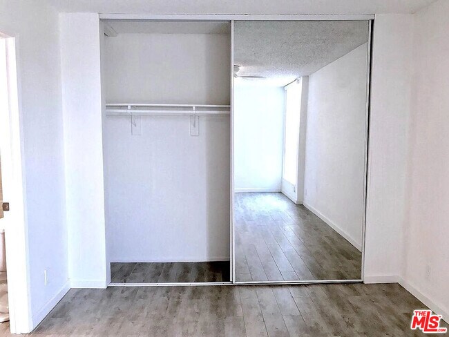 Photo - 922 N Hudson Ave Unidad 1