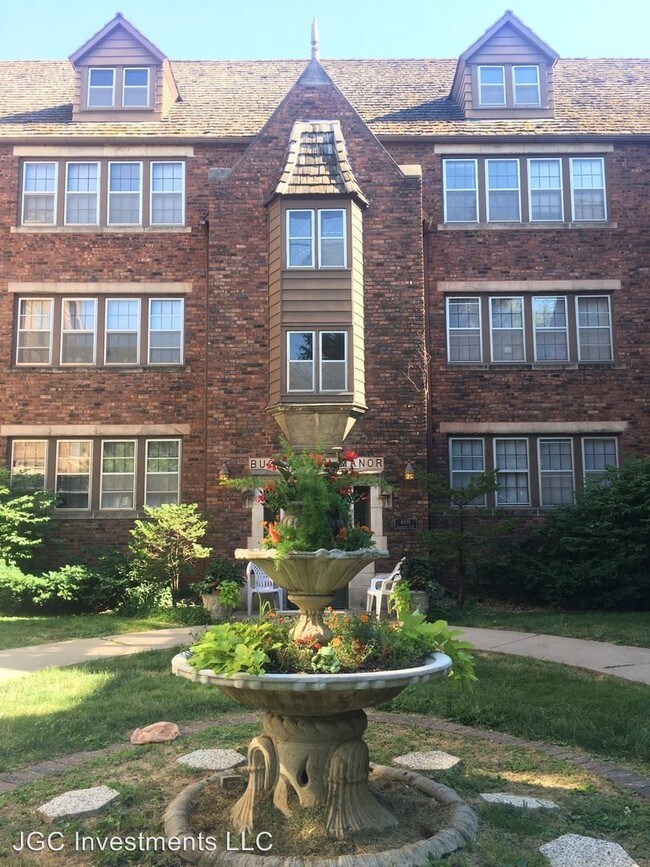 Photo - 4817-4821 Chicago St