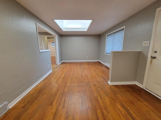 Photo - 137 Rosemont Dr