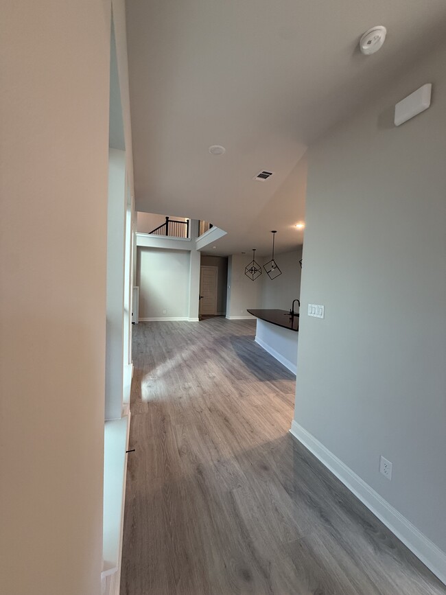 Photo - 1502 Roundup Way