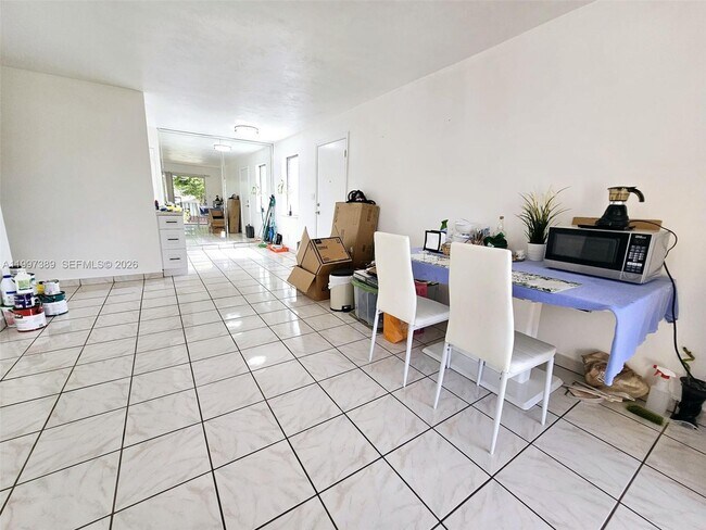 Photo - 8701 SW 141st St Unidad B8