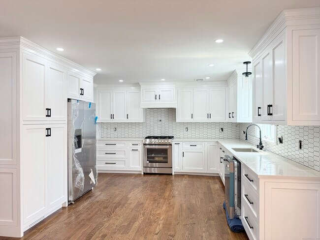 Photo - 40 E Pasadena Pl House