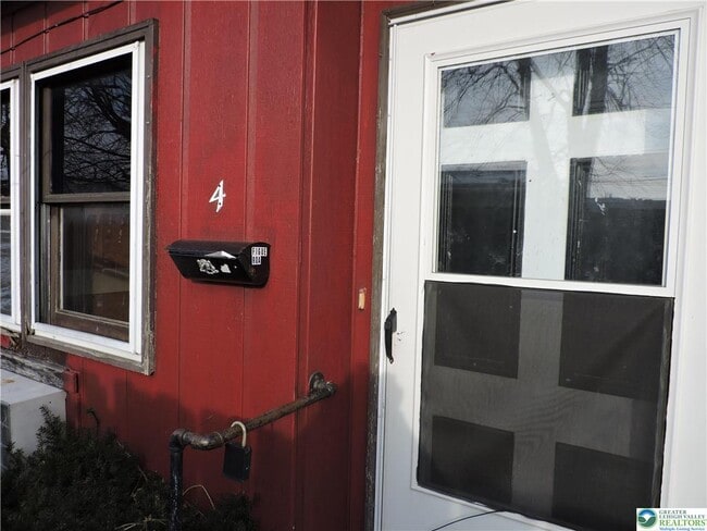 Photo - 866 N Van Buren St