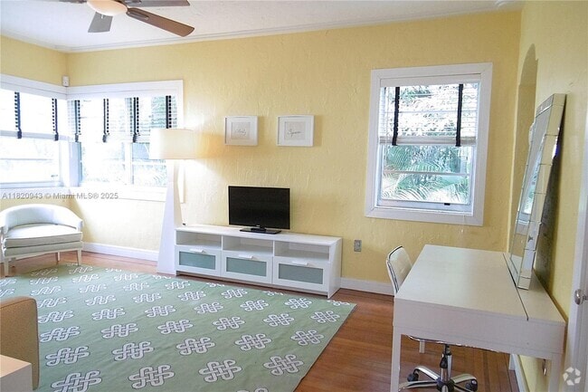 Building Photo - 1553 Meridian Ave Unit 204 Rental