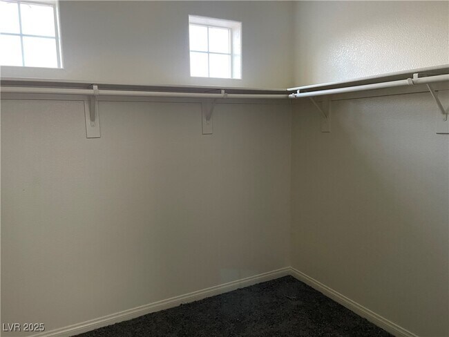 Photo - 191 Tayman Park Ave