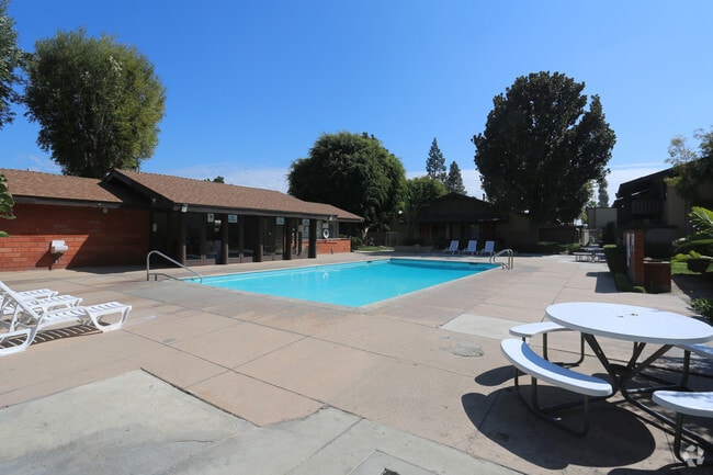 Almont Apartments