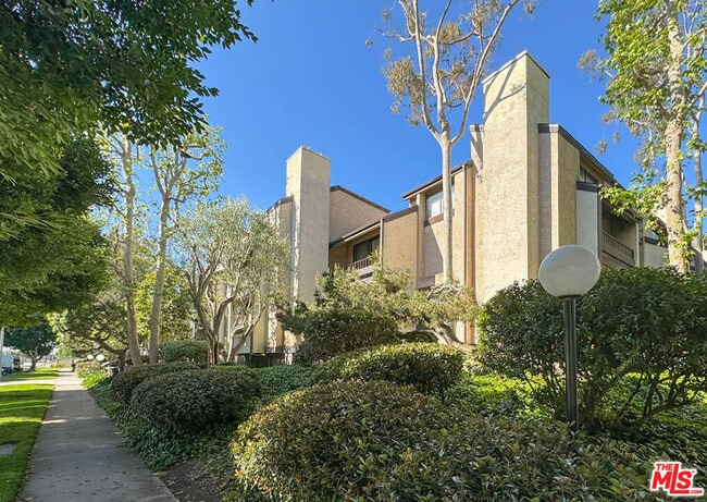 Building Photo - 8701 Falmouth Ave Unit 102 Rental