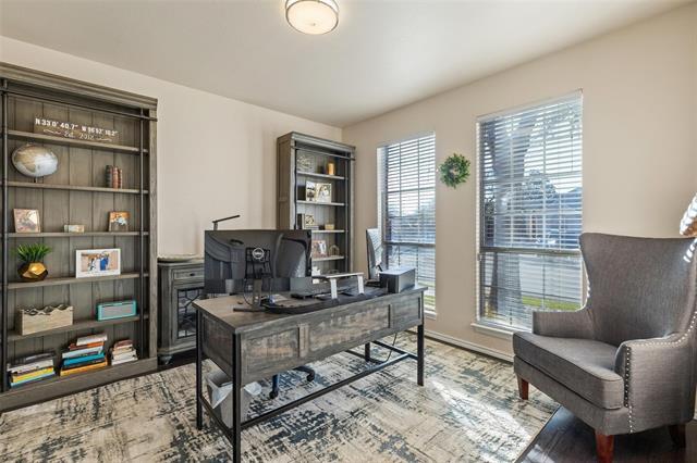 Photo - 18212 Muir Cir