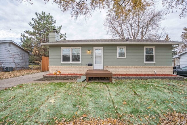 Photo - 106 NE Grant St