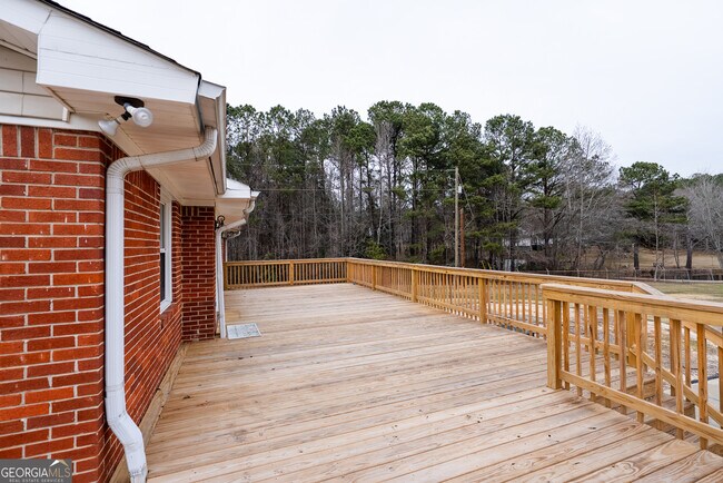 Photo - 953 McCullough Rd