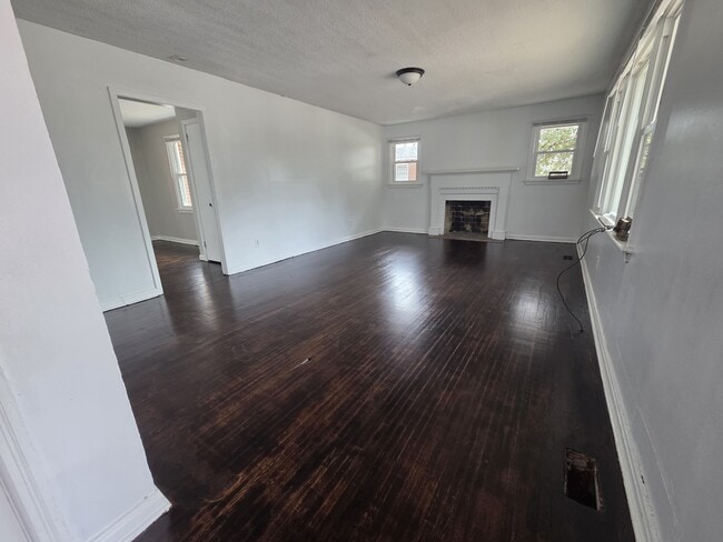 Photo - 2573 Dover St