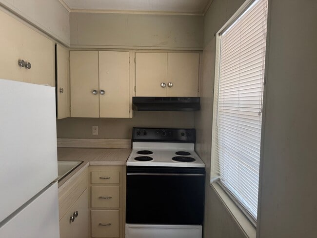 Photo - 318 E Purdon St Unit 318 E Purdon  2