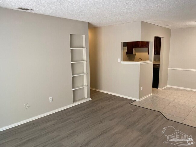 Building Photo - 230 N Crow Rd Rental