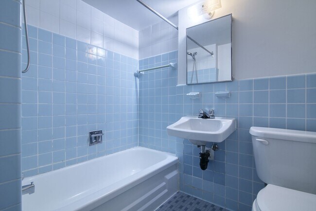 Photo - 3460 Rue Durocher Unit 1206