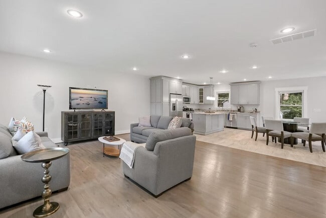 Building Photo - 7900 Heritage Dr Unit ID1395478P