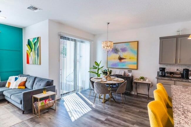 Photo - 2025 Sugar Maple Dr