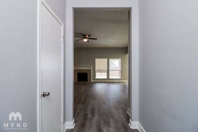 Photo - 105 Adams Dr