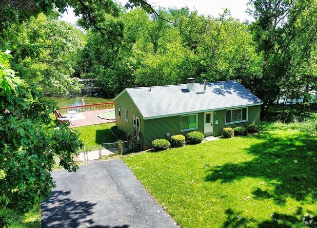 Building Photo - 170 Hilldale Ln Rental