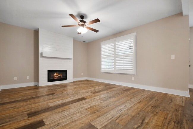 Photo - Pet Friendly Four Bedroom!