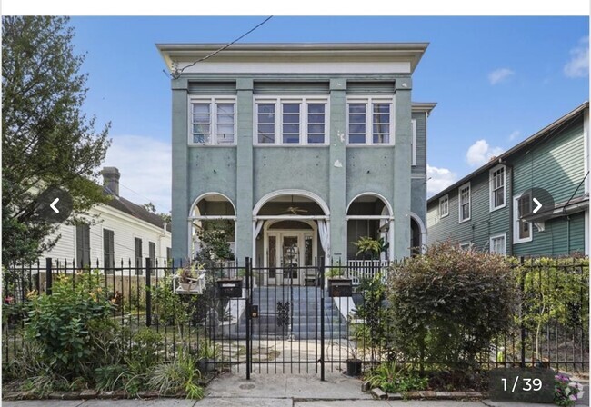 Building Photo - 1912 General Pershing St Unit Upstairs Rental