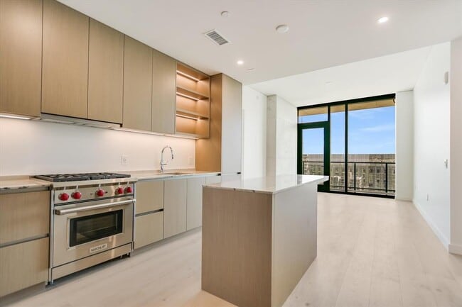 Building Photo - 610 Davis St Unit 3905 Rental