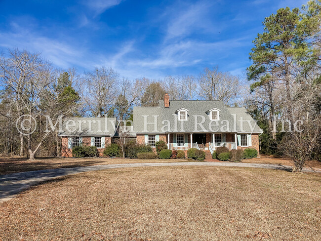 Spacious 4 Bedroom on over 4 acres in Irmo! - Spacious 4 Bedroom on over 4 acres in Irmo! House