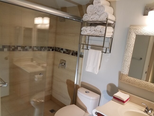 Photo - 550 S Park Rd Unit 815