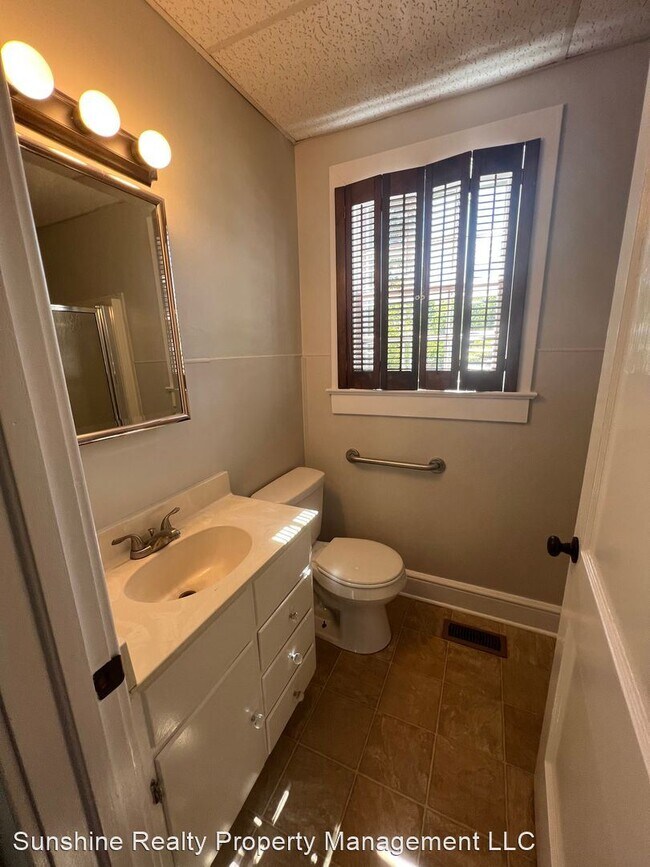 Photo - 2 br, 1 bath House - 504 Poplar St