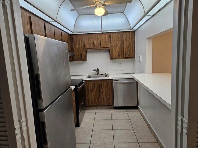 Photo - 4158 Inverrary Dr Unit 106