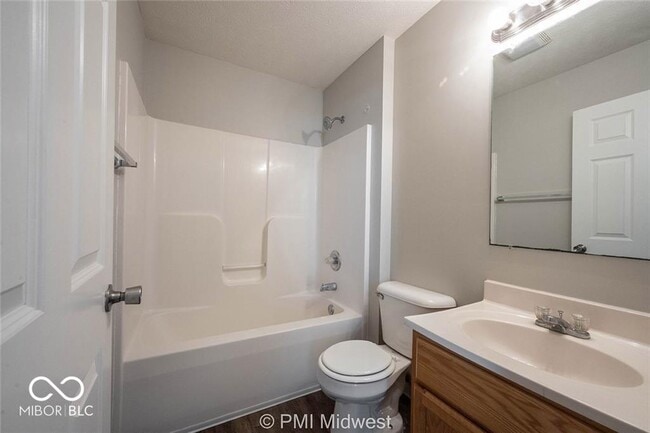 Photo - 1702 W Michigan St Unidad 4