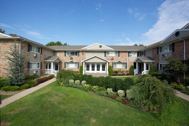 Photo - Fairfield At Babylon Village