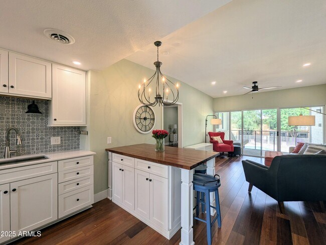 Photo - 6125 E Indian School Rd Apartamento Unidad 254