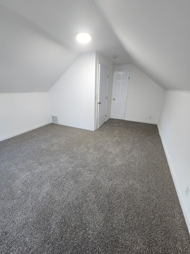 Photo - 233 Redmond Ave