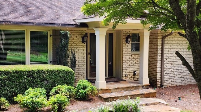 Photo - 4615 Mystic Dr NE