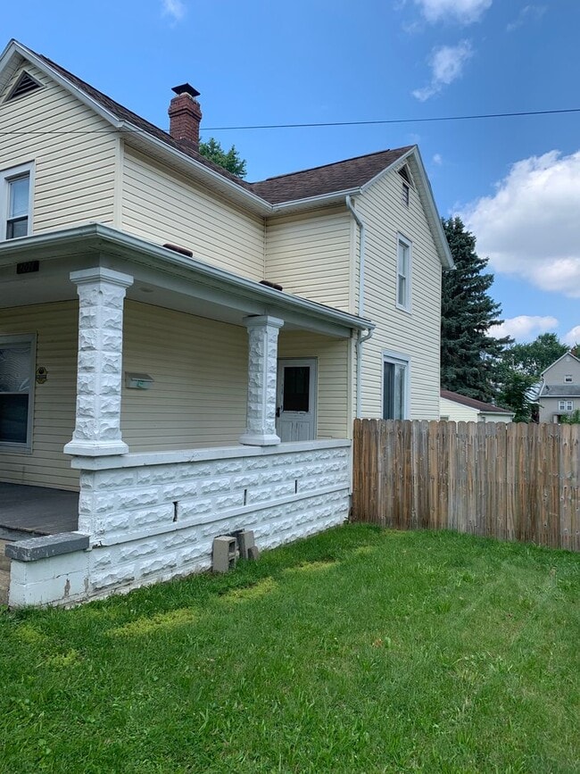 Photo - 3 bedrooms & 1 bath Colonial home