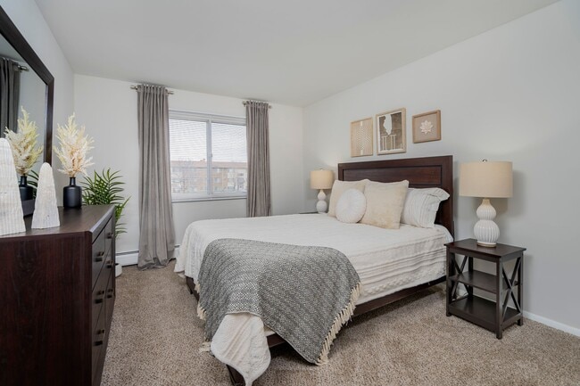 Photo - Hoffman Hills Apartments