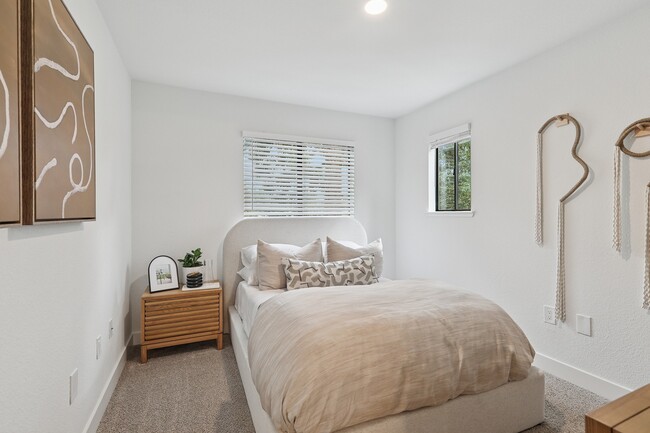 Photo - Elan at River Oaks