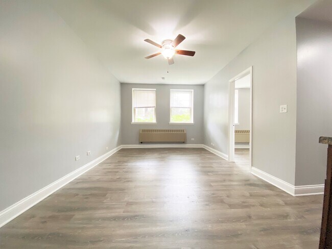 Photo - 4031 N Kenmore Ave Unidad 101